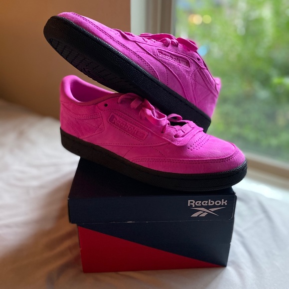 Reebok Shoes - 🎉Host Pick🎉NWT Reebok sneakers